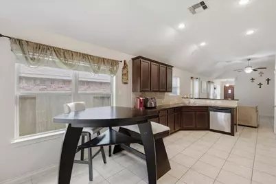 8338 Broadleaf Avenue, Baytown, TX 77521 - Photo 7