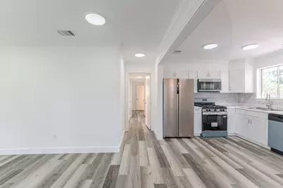 10126 Pine Moss Drive, Houston, TX 77040 - Photo 7