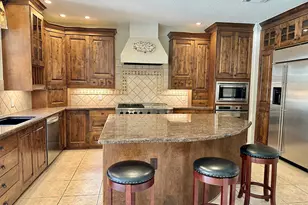 107 E Mirror Ridge Cir, The Woodlands, TX 77382 - Photo 9