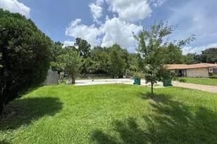 8715 Victoria Forest Dr, Houston, TX 77088 - Photo 7