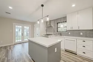 2111 Nina Lee Ln, Houston, TX 77018 - Photo 9