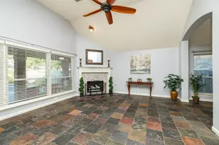 163 N Millport Cir, The Woodlands, TX 77382 - Photo 11