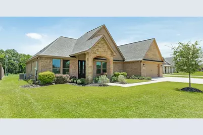 838 Oak Ridge Drive, Angleton, TX 77515 - Photo 7