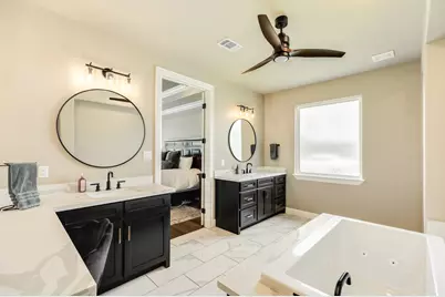 838 Oak Ridge Drive, Angleton, TX 77515 - Photo 23