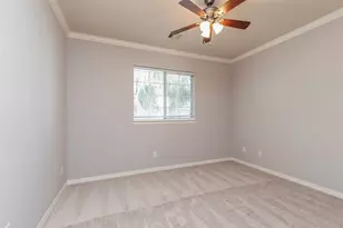 10126 Holly Chase Dr, Houston, TX 77042 - Photo 37