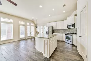 2919 Silhouette Bay Dr, Pearland, TX 77584 - Photo 11