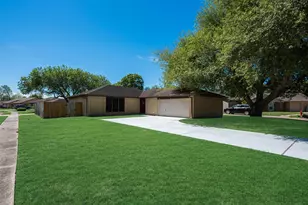 2779 Forest Point Dr, League City, TX 77573 - Photo 1