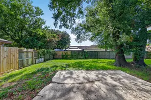 9702 Hillis St, Houston, TX 77078 - Photo 35