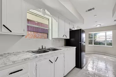 9702 Hillis Street, Houston, TX 77078 - Photo 17
