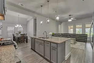 10660 Red Tail Pl, Conroe, TX 77385 - Photo 11