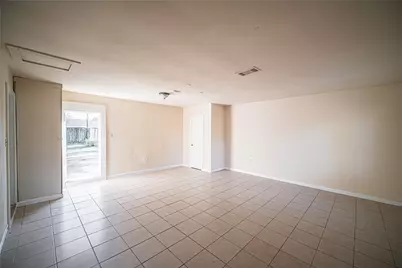 1327 Diplomat Way, Houston, TX 77088 - Photo 11