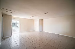 1327 Diplomat Way, Houston, TX 77088 - Photo 11