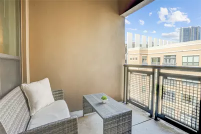 1901 Post Oak Boulevard #4303, Houston, TX 77056 - Photo 7