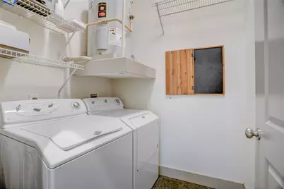 1901 Post Oak Boulevard #4303, Houston, TX 77056 - Photo 17