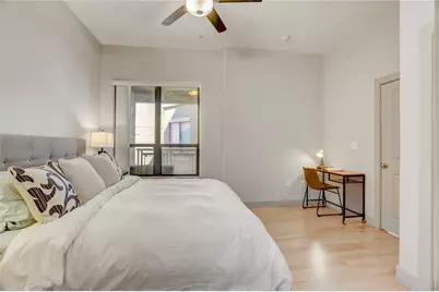 1901 Post Oak Boulevard #4303, Houston, TX 77056 - Photo 13