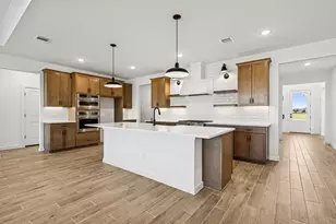 12826 Old Fashion Cir, Mont Belvieu, TX 77535 - Photo 5