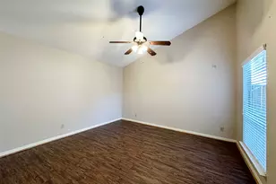 7730 Challie Ln, Houston, TX 77088 - Photo 9