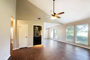 7730 Challie Ln, Houston, TX 77088 - Photo 3