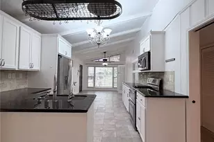 618 Sulphur St, Houston, TX 77034 - Photo 9