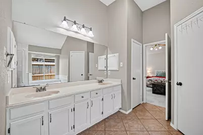2124 Bennigan Street, League City, TX 77573 - Photo 17
