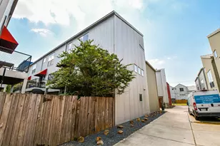 824 Robin St, Houston, TX 77019 - Photo 29