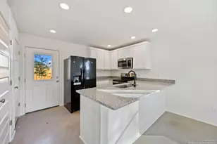 543 Delmar St, San Antonio, TX 78210 - Photo 5