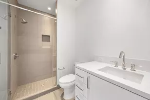 2323 W Main St, Houston, TX 77098 - Photo 17