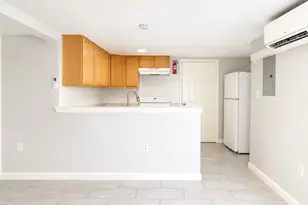 204 S 74th 1/2 St, Houston, TX 77011 - Photo 3