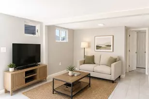 204 S 74th 1/2 St, Houston, TX 77011 - Photo 1
