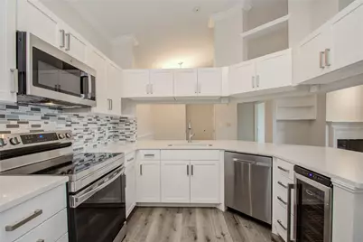 2111 Welch Street #A321, Houston, TX 77019 - Photo 5