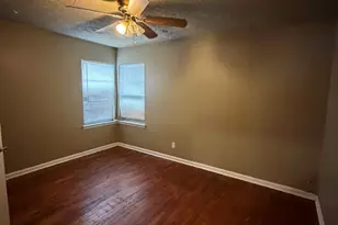 247 Hohldale St, Houston, TX 77022 - Photo 13