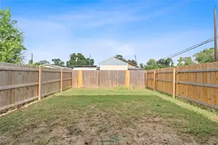 8025 Virgil St, Houston, TX 77088 - Photo 47