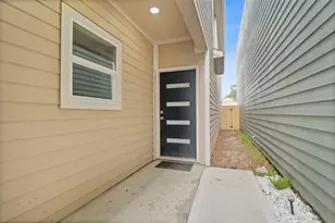 8025 Virgil St, Houston, TX 77088 - Photo 3