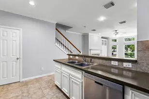 707 W Heights Hollow Ln, Houston, TX 77007 - Photo 7