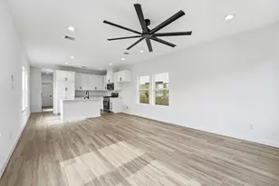 524 N 4th St, La Porte, TX 77571 - Photo 9