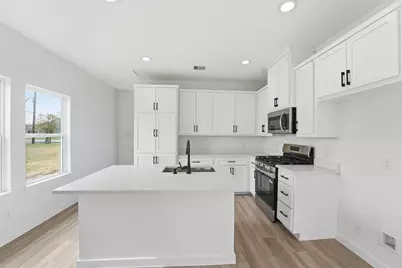 524 N 4th Street, La Porte, TX 77571 - Photo 3