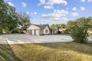 11614 Sandrock Dr, Houston, TX 77048 - Photo 3