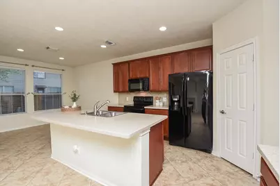 6 S Burberry Park Circle, The Woodlands, TX 77382 - Photo 7
