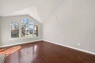 10707 Staghill Dr, Houston, TX 77064 - Photo 9