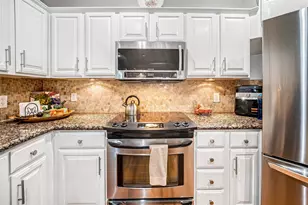 2111 Welch St, Houston, TX 77019 - Photo 7