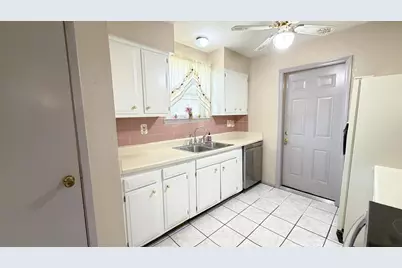 6230 Knollwest Drive, Houston, TX 77072 - Photo 9