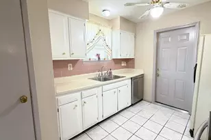 6230 Knoll West Dr, Houston, TX 77072 - Photo 9