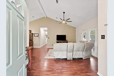 306 Sherwood Forest Street, Conroe, TX 77316 - Photo 9