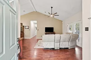 306 Sherwood Forest St, Conroe, TX 77316 - Photo 9