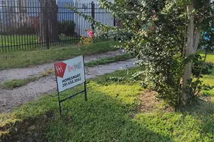 203 Coronado St, Houston, TX 77009 - Photo 3