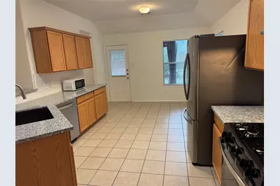 10 Druids Glen Place, The Woodlands, TX 77382 - Photo 5