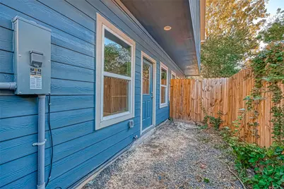 7903 Moon Beam Street #B, Houston, TX 77088 - Photo 15
