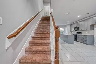 7903 Moon Beam St, Houston, TX 77088 - Photo 7