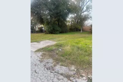 2220 Gladys Street, Beaumont, TX 77701 - Photo 3