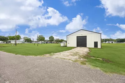 9203 Avenue G, Liverpool, TX 77577 - Photo 37